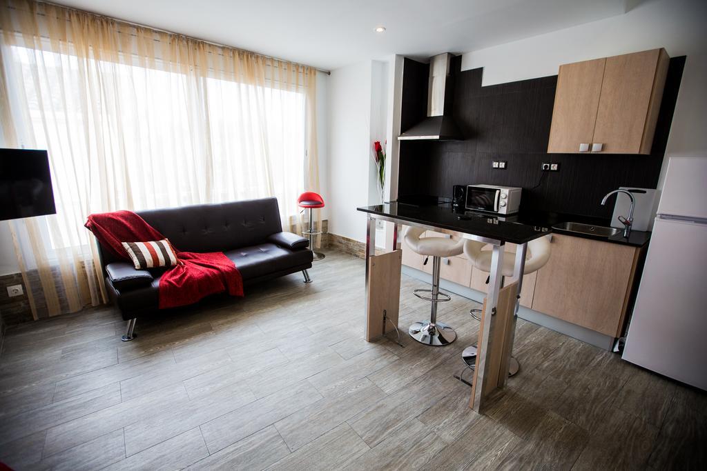 Apartamentos Bcntourism Pineda de Mar Bagian luar foto