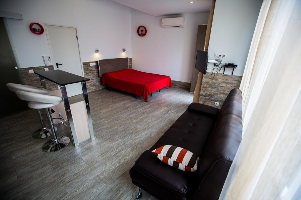 Apartamentos Bcntourism Pineda de Mar Bagian luar foto