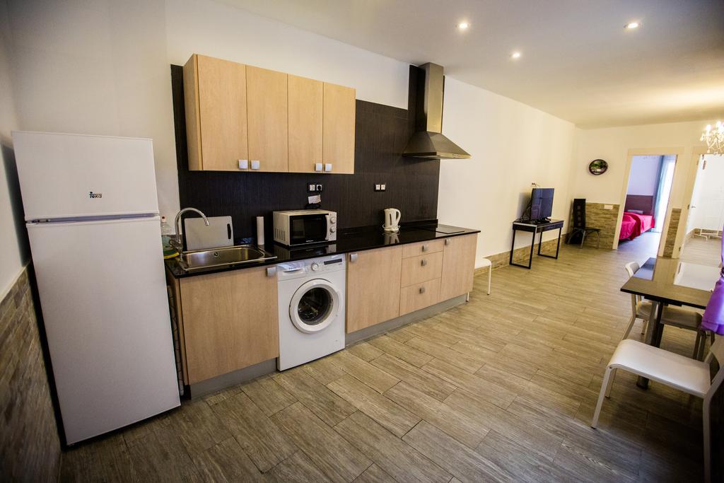 Apartamentos Bcntourism Pineda de Mar Bagian luar foto
