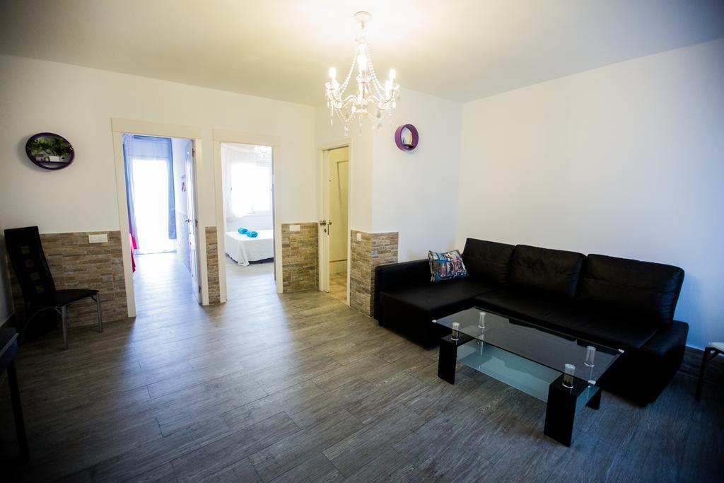 Apartamentos Bcntourism Pineda de Mar Bagian luar foto